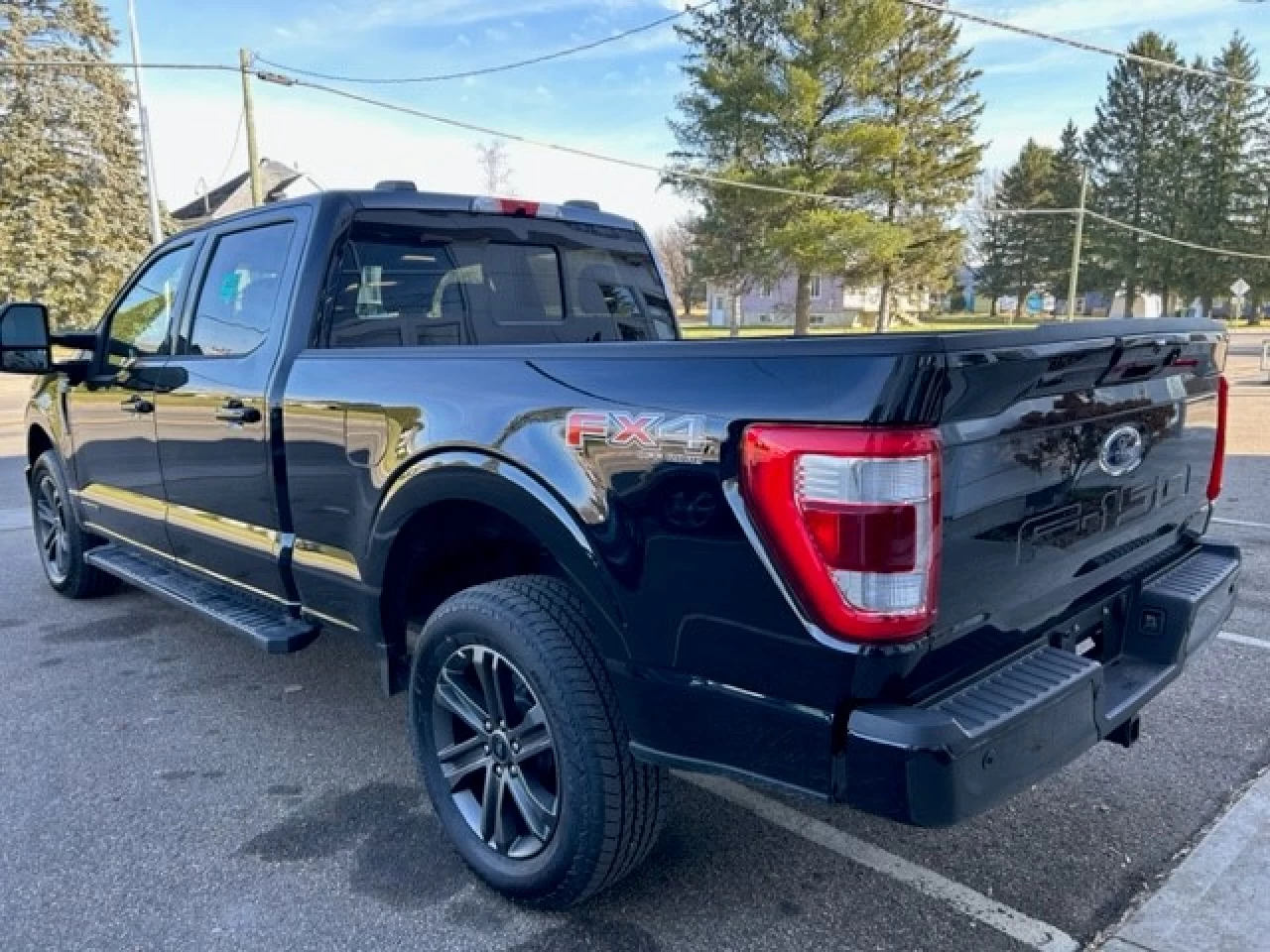 2022 Ford F-150 LARIAT Main Image