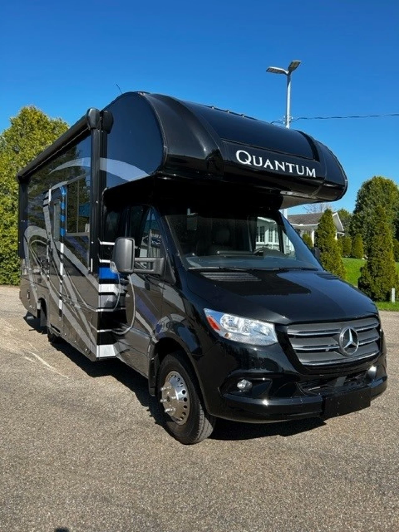 2021 Thor Motor Coach Quantum Sprinter  Image principale