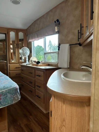 2005 Keystone Challenger 32TPK 