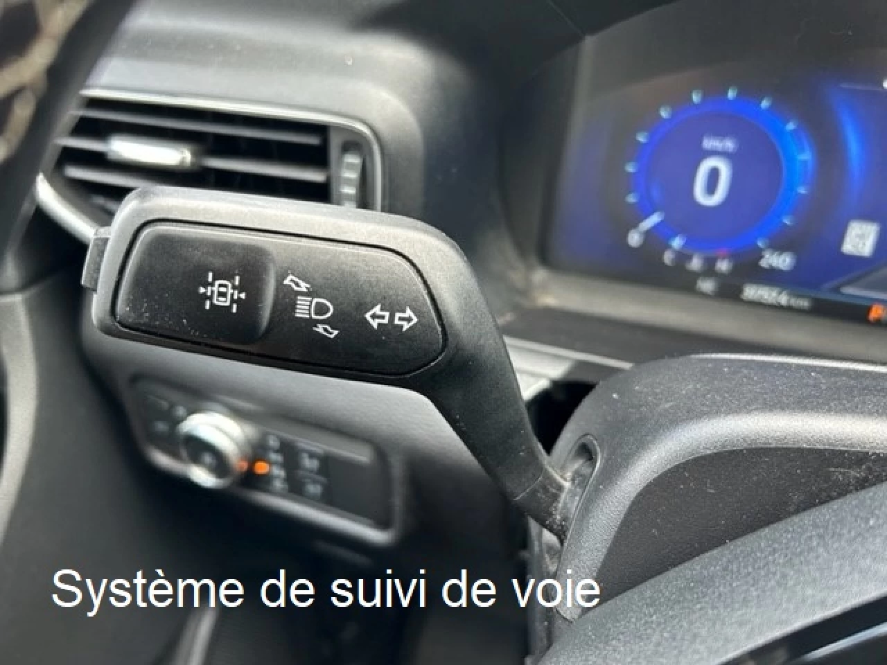2022 Ford Explorer ST Image principale