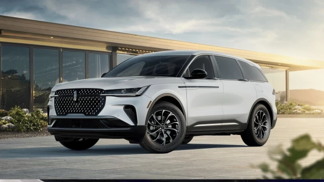 Lincoln Nautilus Premiere AWD 2025