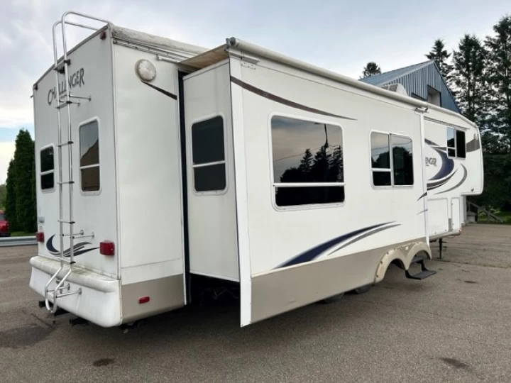 2005 Keystone Challenger 32TPK 