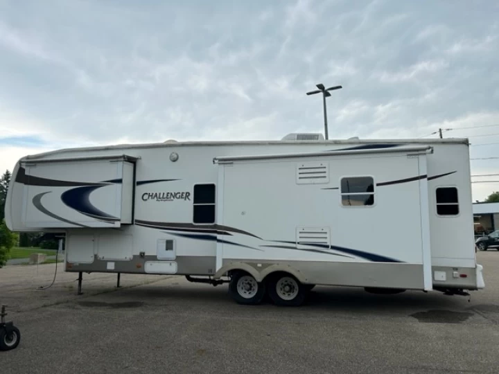 2005 Keystone Challenger 32TPK 