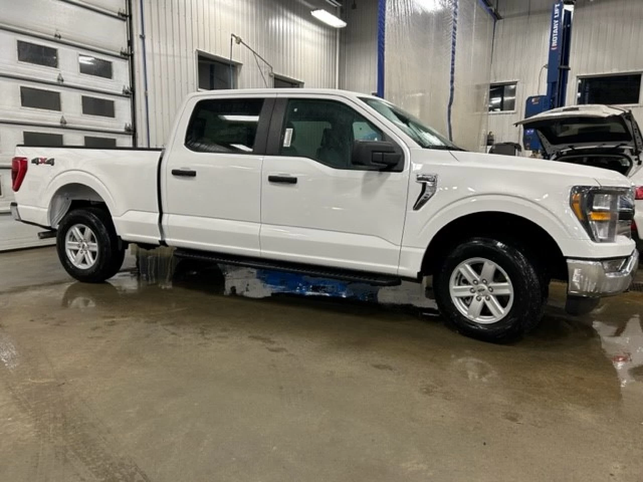 2023 Ford F-150 XLT Main Image