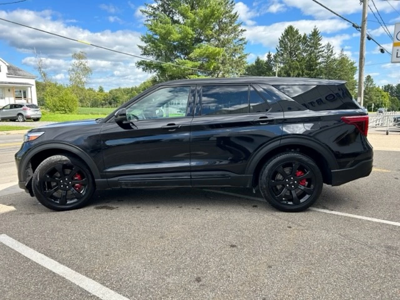 2022 Ford Explorer ST Image principale