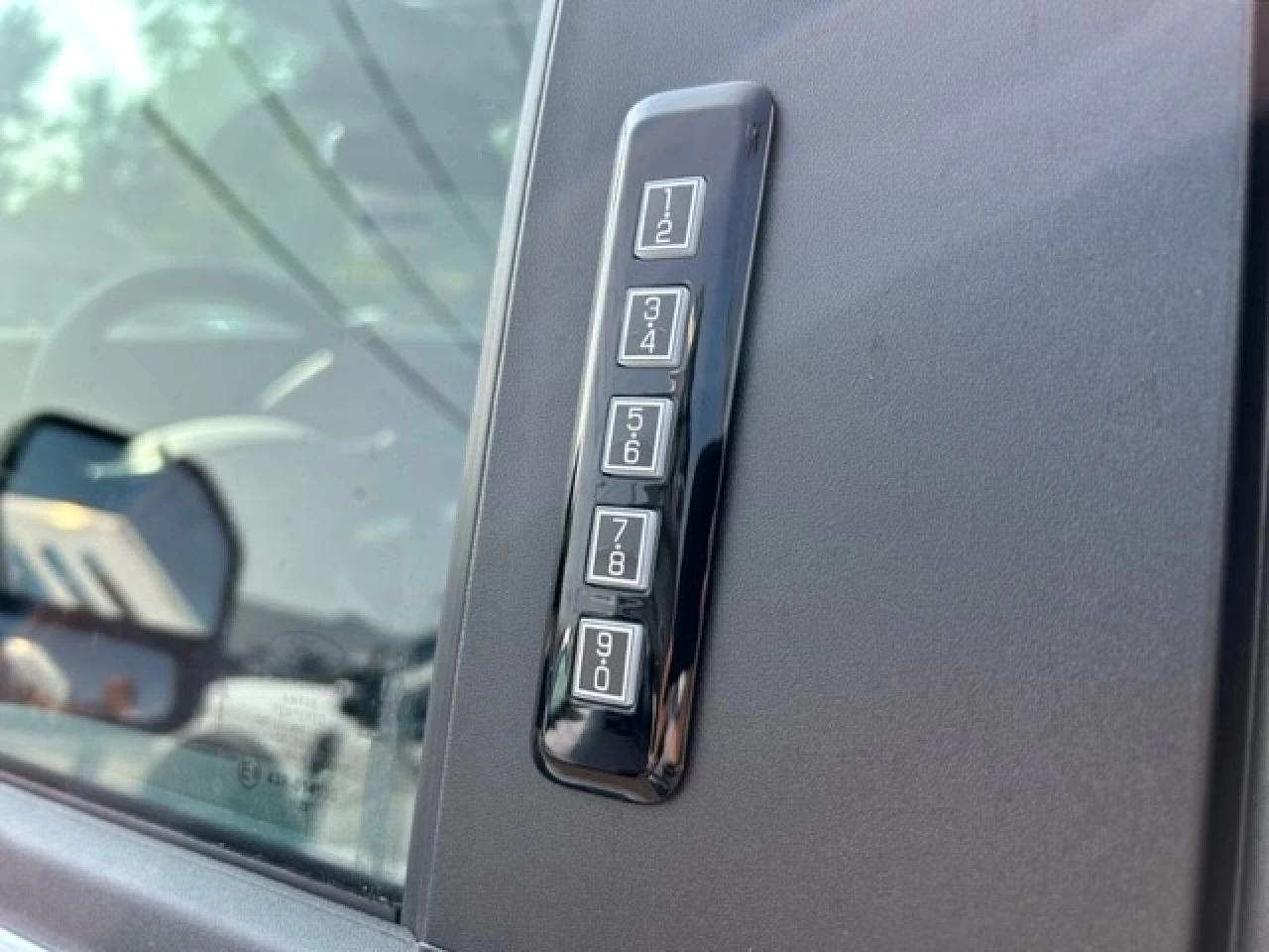 2023 Ford Super Duty F-550 DRW XLT Main Image