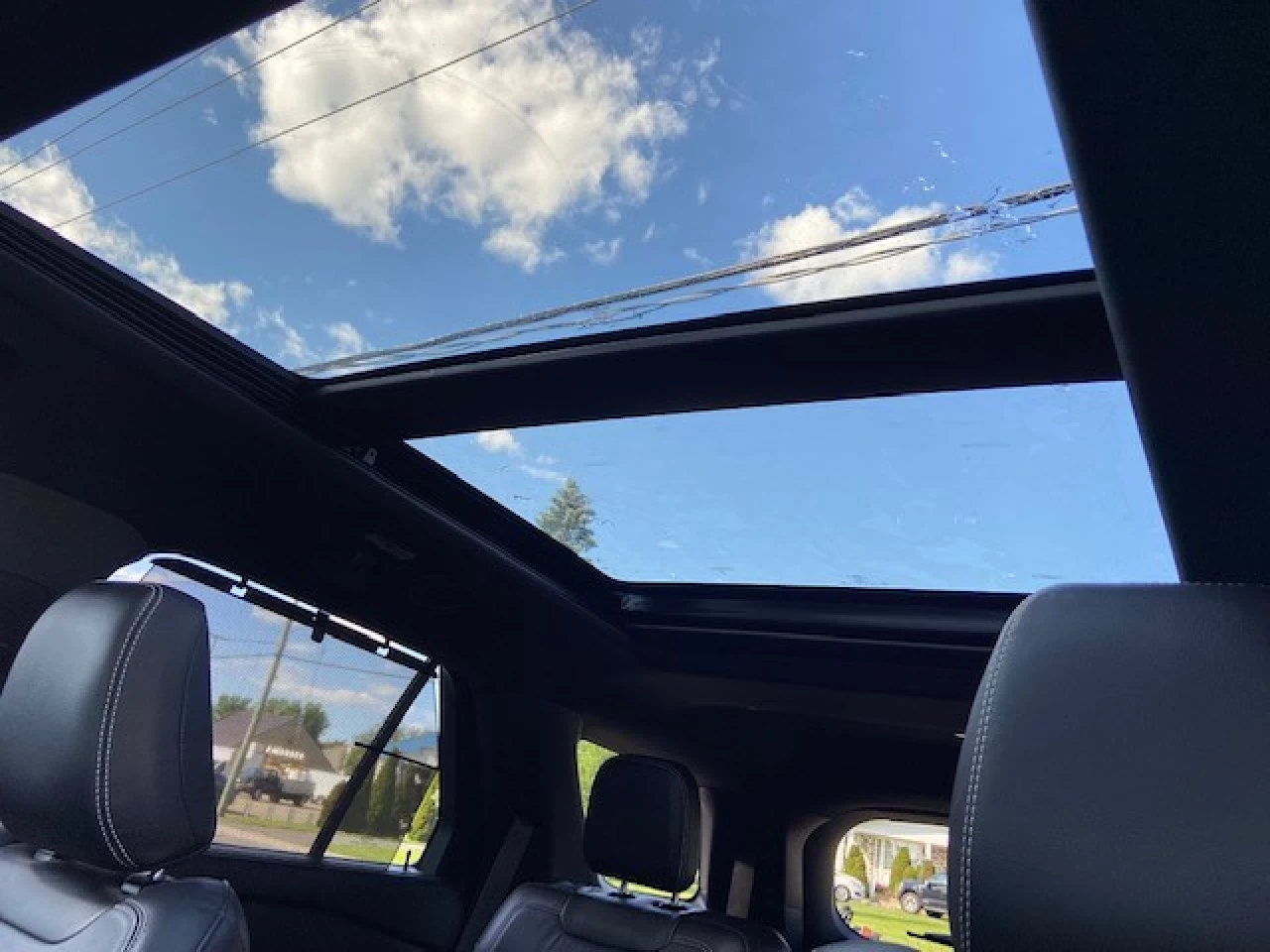 2021 Ford Explorer ST Image principale