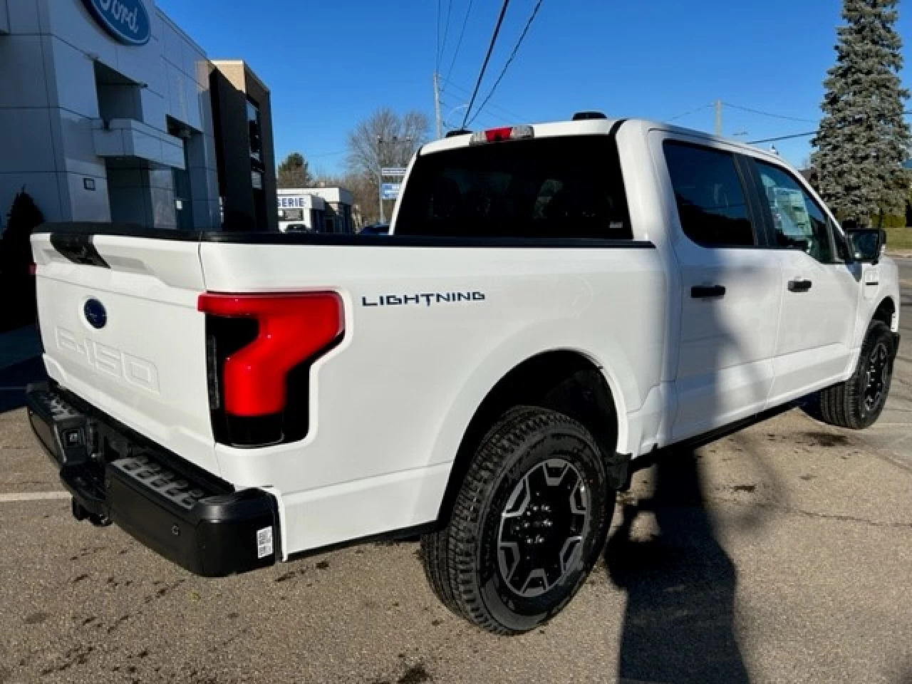 2023 Ford F-150 Lightning Pro Image principale