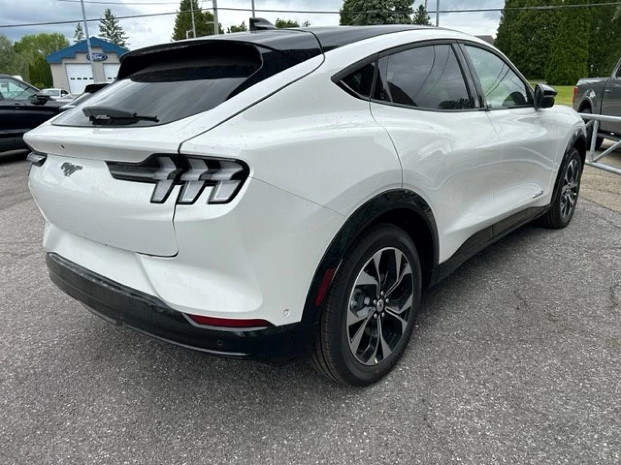 2023 Ford Mustang Mach-E Premium AWD X Image principale