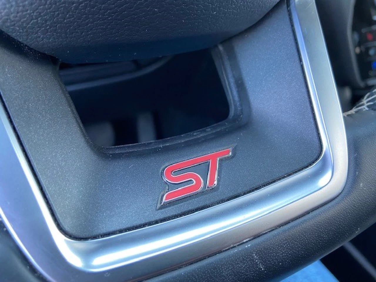 2021 Ford Explorer ST Image principale